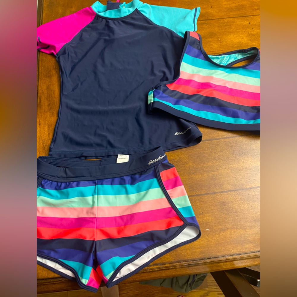 Eddie Bauer Swim Set Meduim 10/12 reversible EUC rashguard shorts and top set